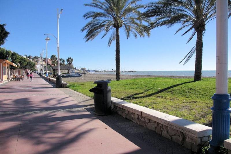 Apartamento El Bambu Cerca Del Mar Málaga Exterior foto