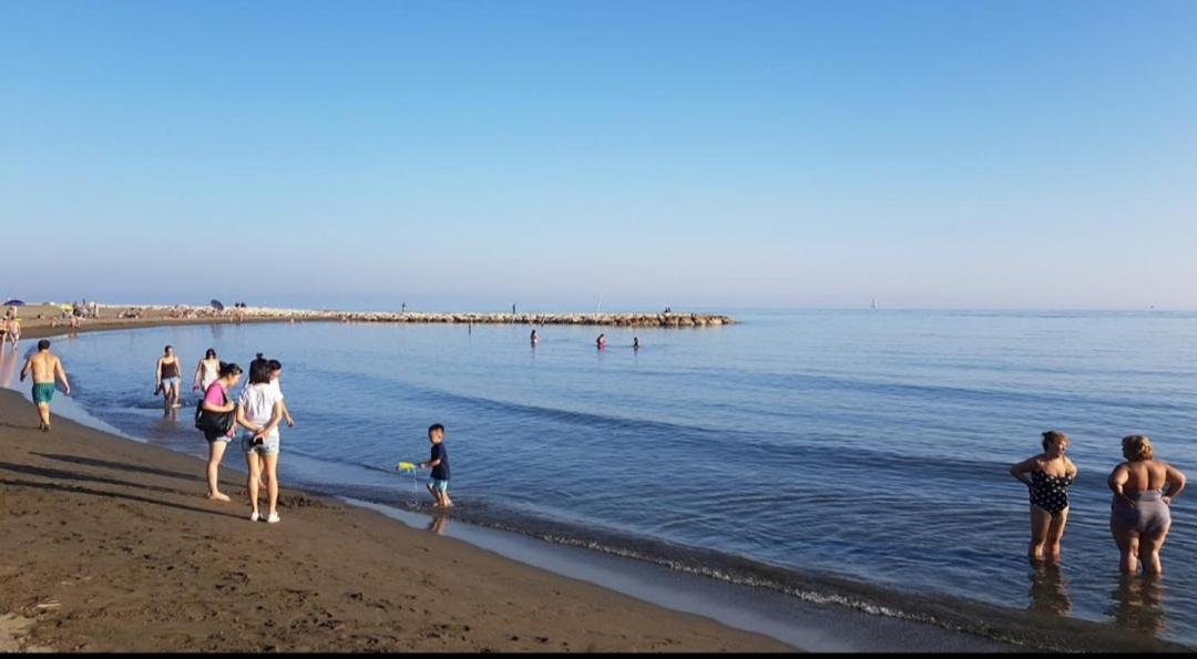 Apartamento El Bambu Cerca Del Mar Málaga Exterior foto